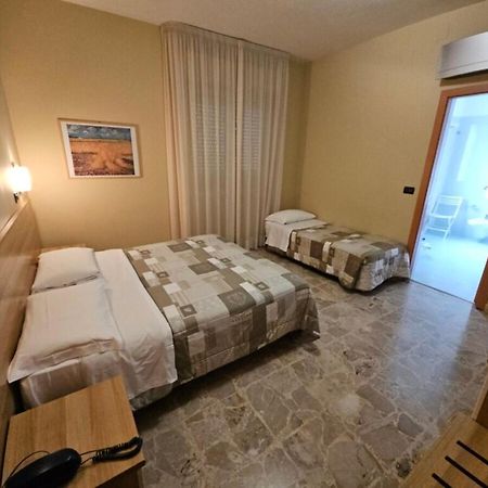 Hotel Mazzocchetti Città Sant'Angelo Buitenkant foto