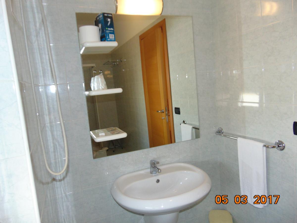 Hotel Mazzocchetti Città Sant'Angelo Buitenkant foto
