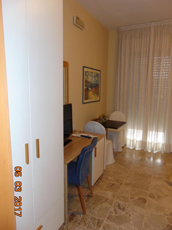 Hotel Mazzocchetti Città Sant'Angelo Buitenkant foto