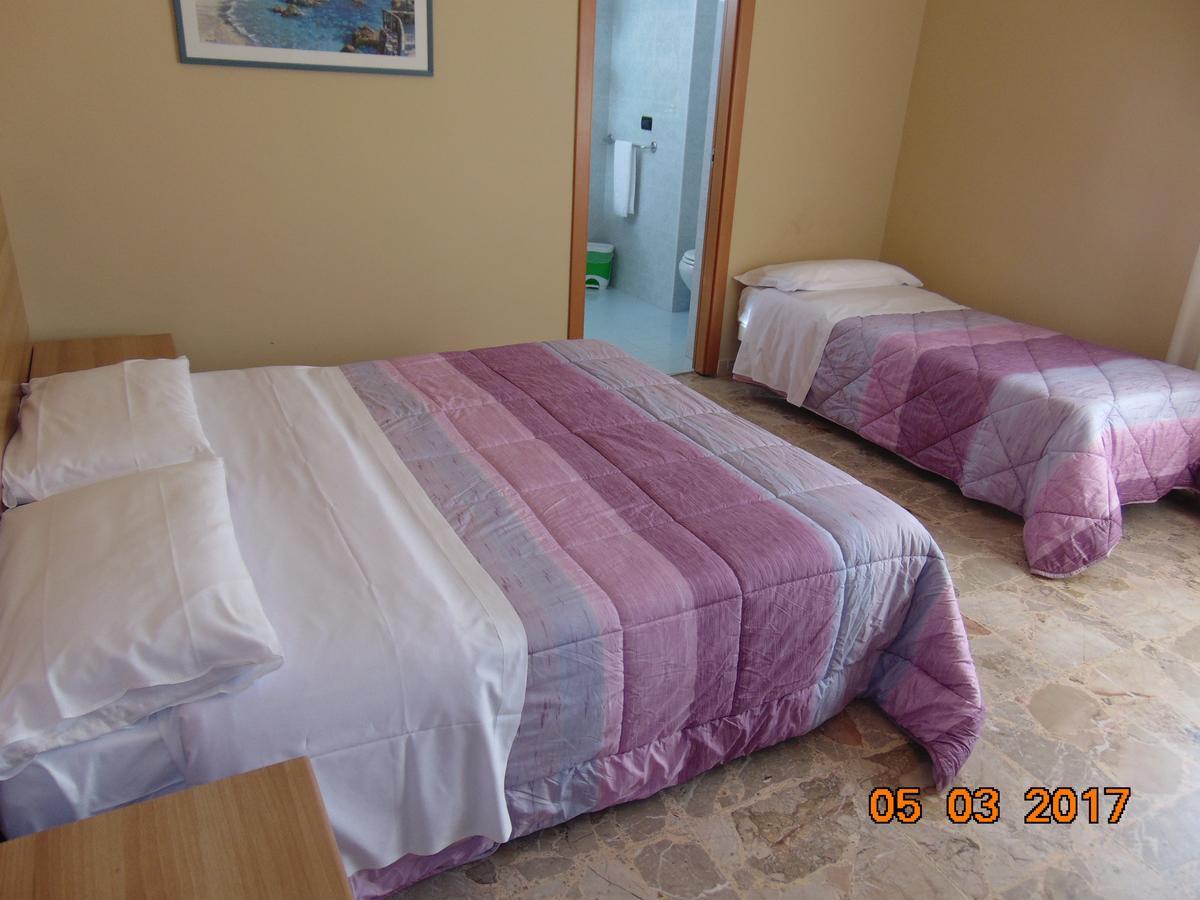 Hotel Mazzocchetti Città Sant'Angelo Buitenkant foto