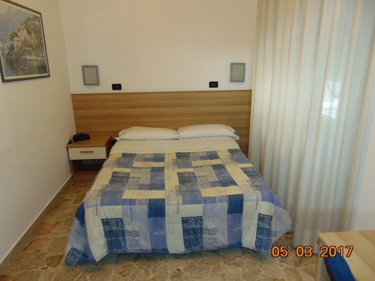 Hotel Mazzocchetti Città Sant'Angelo Buitenkant foto