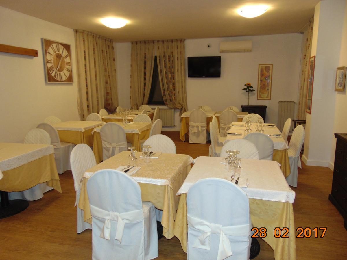 Hotel Mazzocchetti Città Sant'Angelo Buitenkant foto